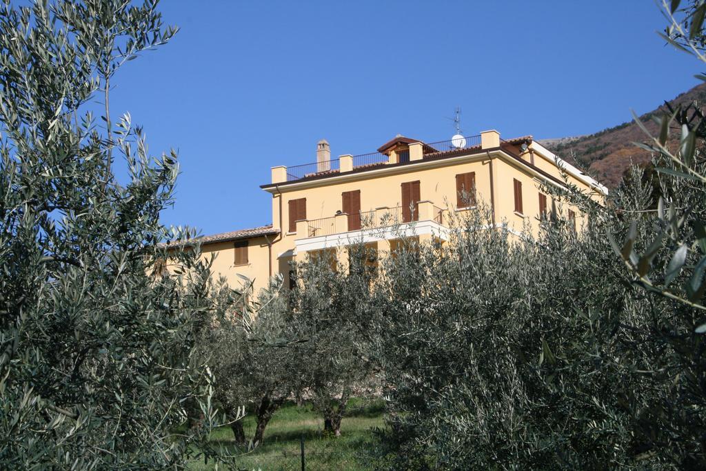 Agriturismo Villa Val D'Olivi Capodacqua  Ngoại thất bức ảnh