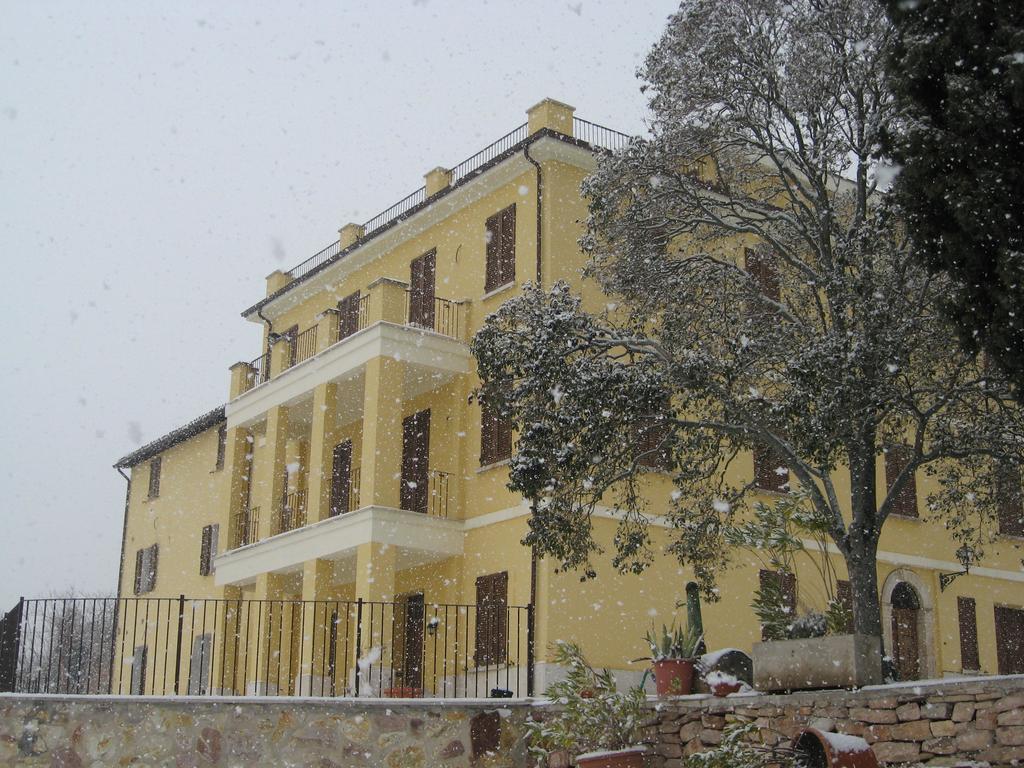 Agriturismo Villa Val D'Olivi Capodacqua  Ngoại thất bức ảnh